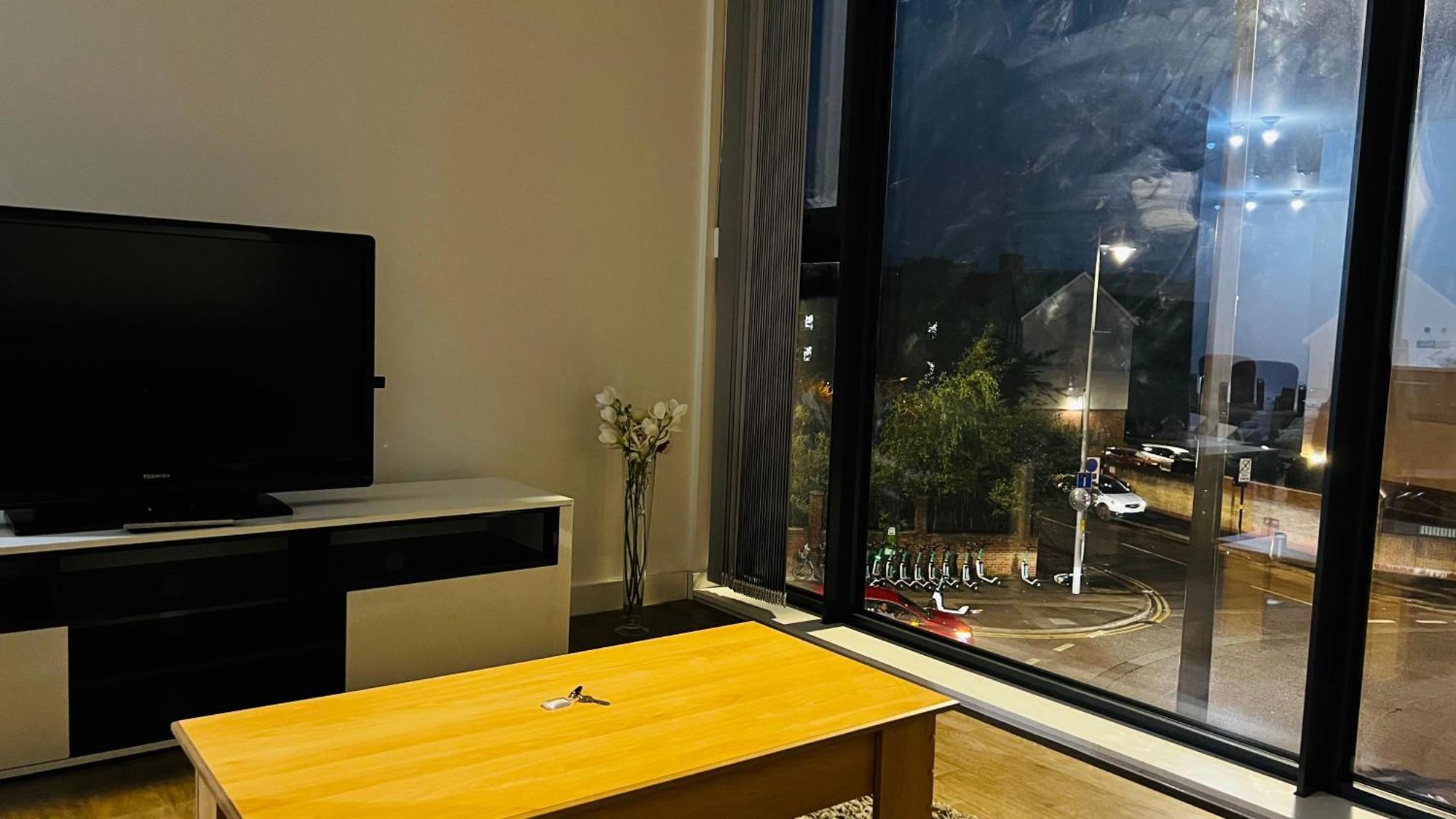 Last-Minute Specials L Book It Now L Sleeps Up To 4 L 2 Bed 2 Bath - Gym - Prime Birmingham Location L Jvt Short Lets Kültér fotó
